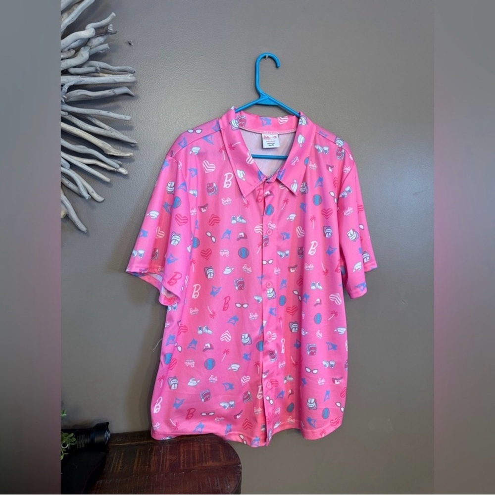 Toronto Blue Jays Barbie‎ Hawaiian shirt.